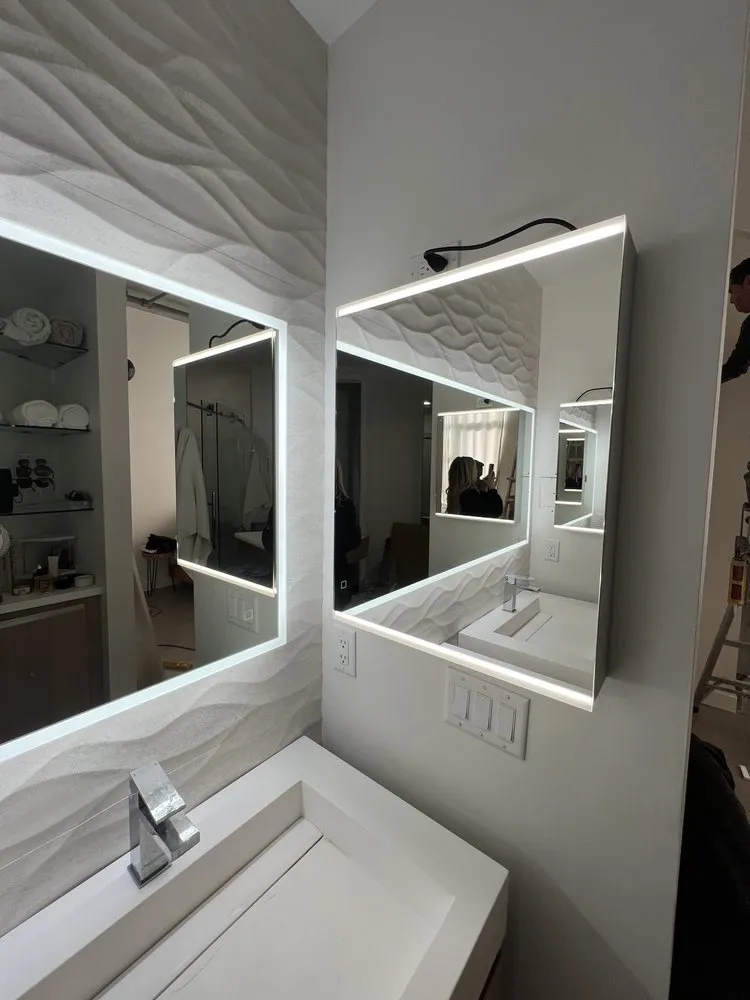 Slide of Checo Electric