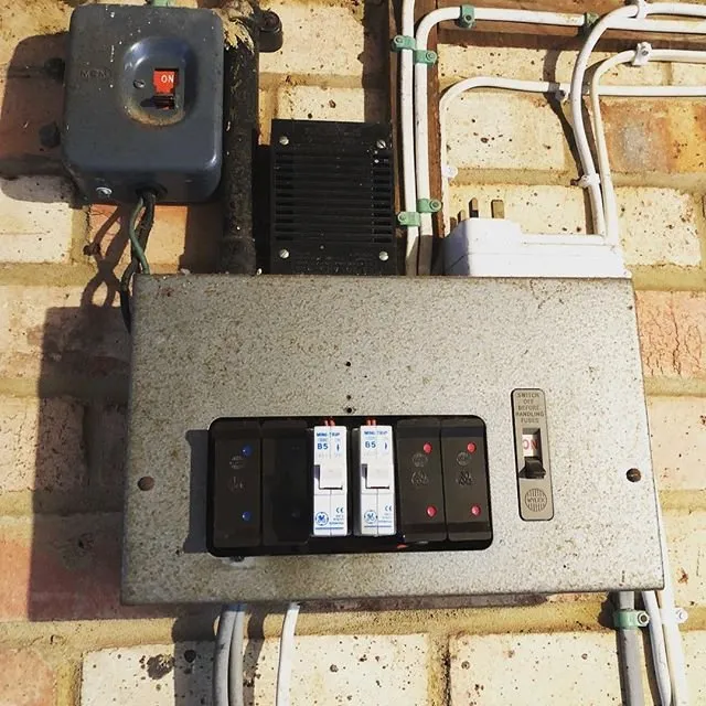 Slide of Chicago Ridge Electrician