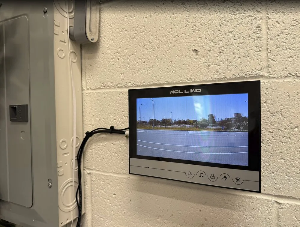 Slide of Chinchilla Electric