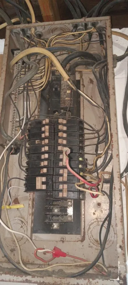 Expert wiring installation experts serving Middleburg, KY - Chris Hatter Construction