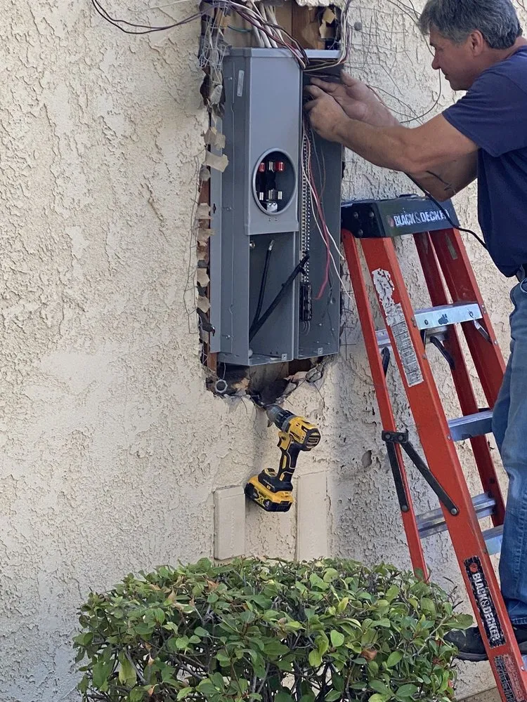 Slide of Chris The Electrician