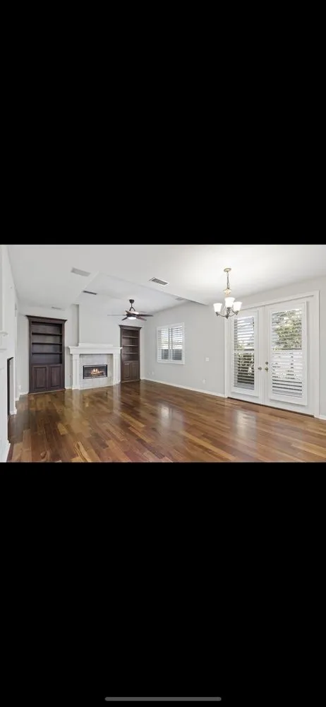 Affordable electrician providing emergency electrical service in , 