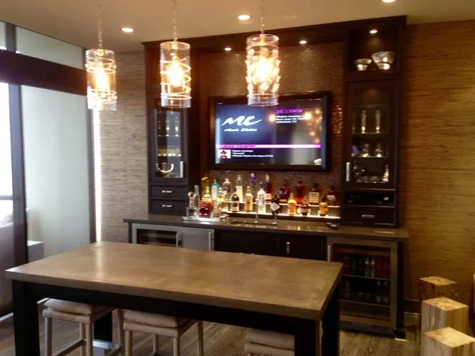 Licensed electrician providing lighting installation in , 