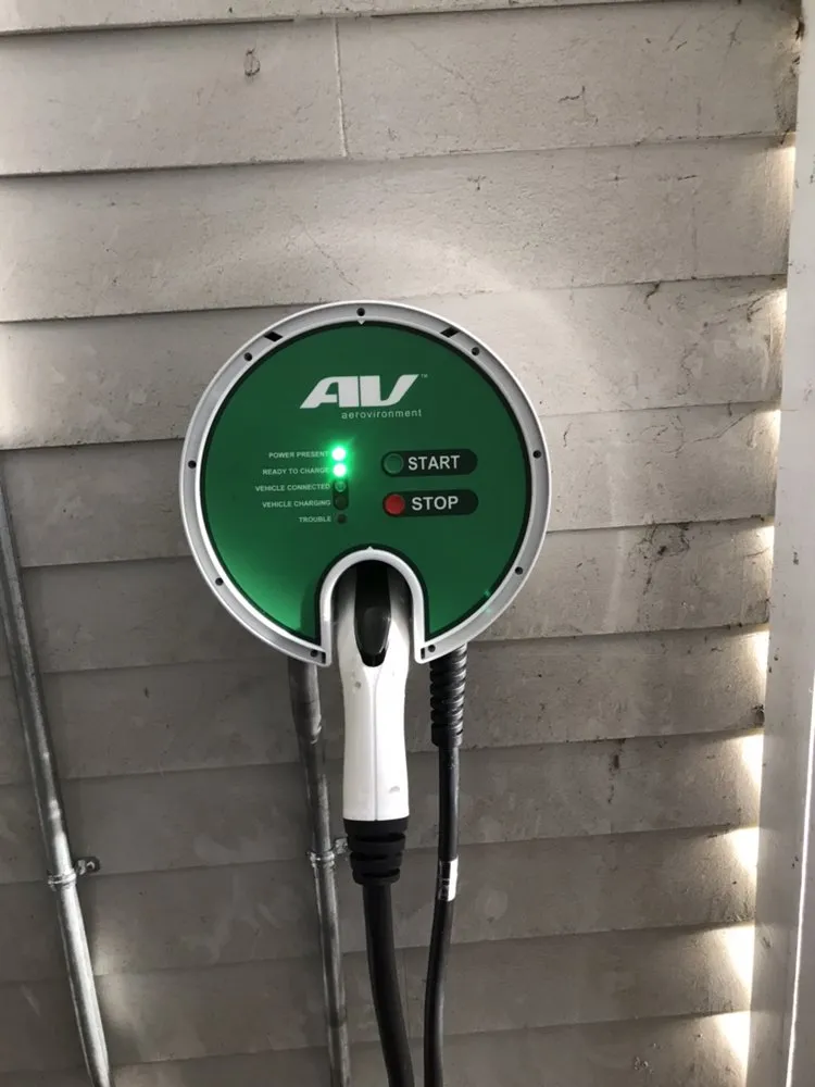 Licensed emergency electrical service in ,  by Christian Rivera