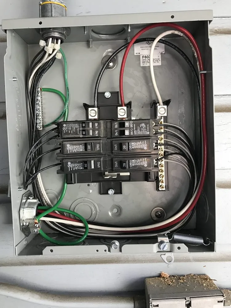 Professional outlet and switch repair in ,  by Christian Rivera