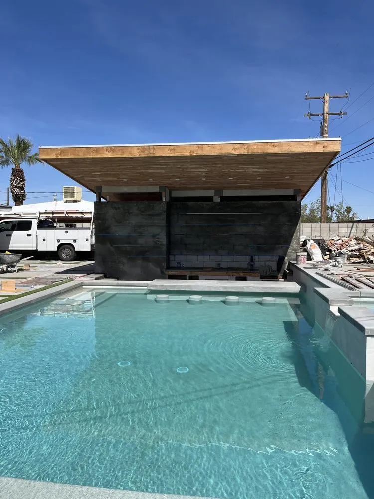 Slide of Chrome Men Construction