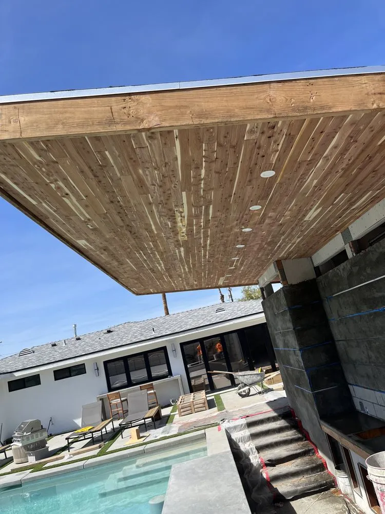 Slide of Chrome Men Construction