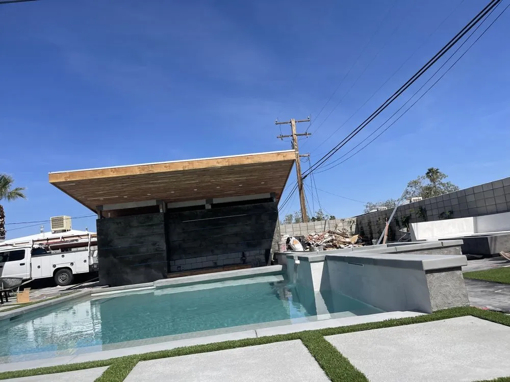 Slide of Chrome Men Construction