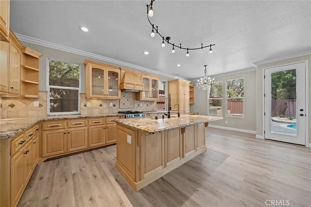 Slide of Chrome Men Construction