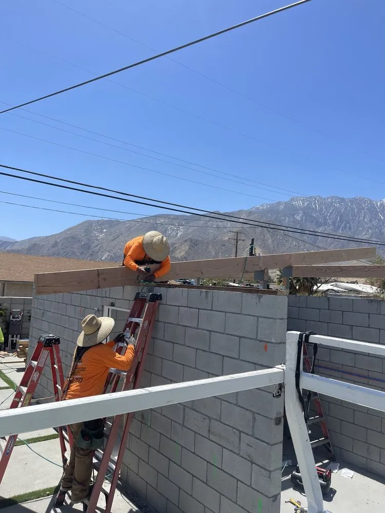 Slide of Chrome Men Construction