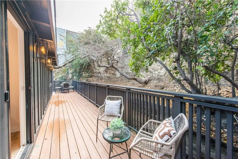 Slide of Chrome Men Construction