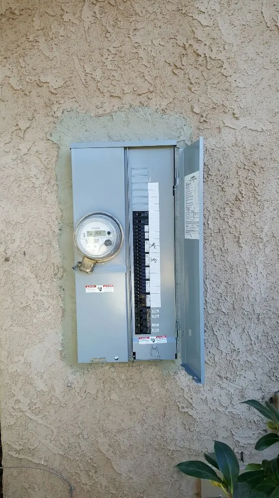 Licensed electrician providing lighting installation in , 