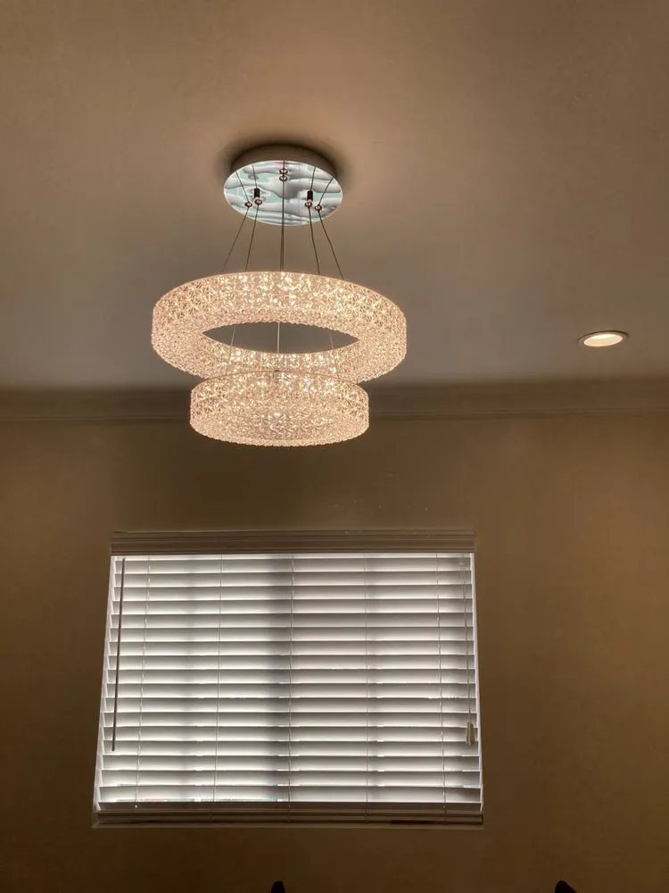 Slide of CircuitCity Electric