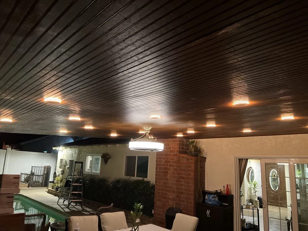 Slide of CircuitCity Electric