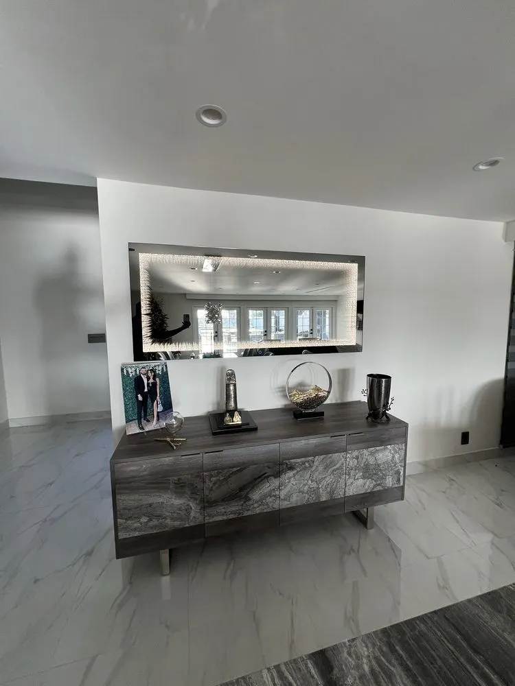 Slide of CircuitCity Electric