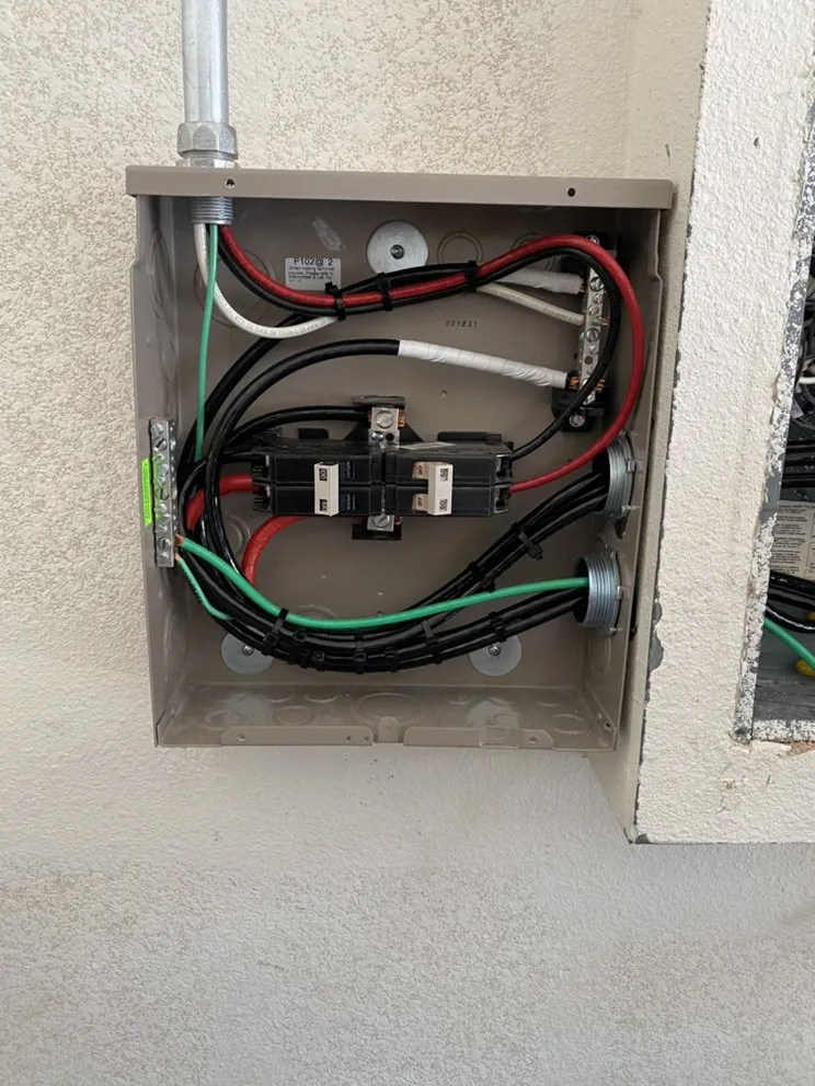 Expert electrician providing circuit breaker repair in , 