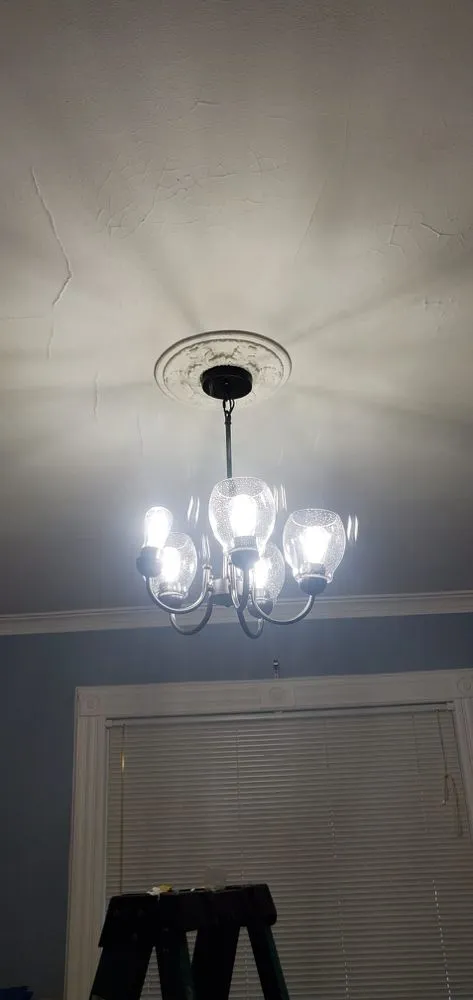 Emergency electrician providing emergency electrical service in , 