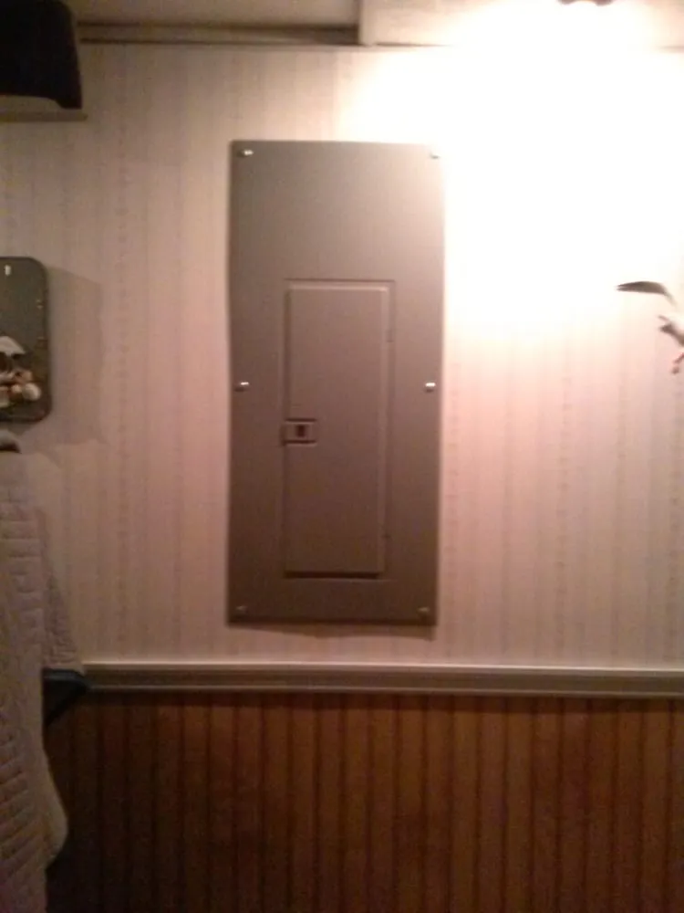 Certified circuit breaker repair experts serving Saylorsburg, PA - CJD Electric
