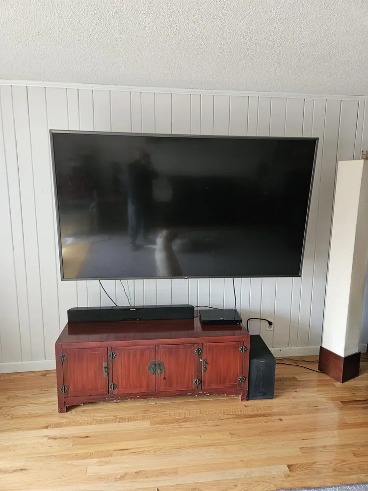 Trusted electrician providing outlet and switch repair in Summertown, TN - CJ's Handyman
