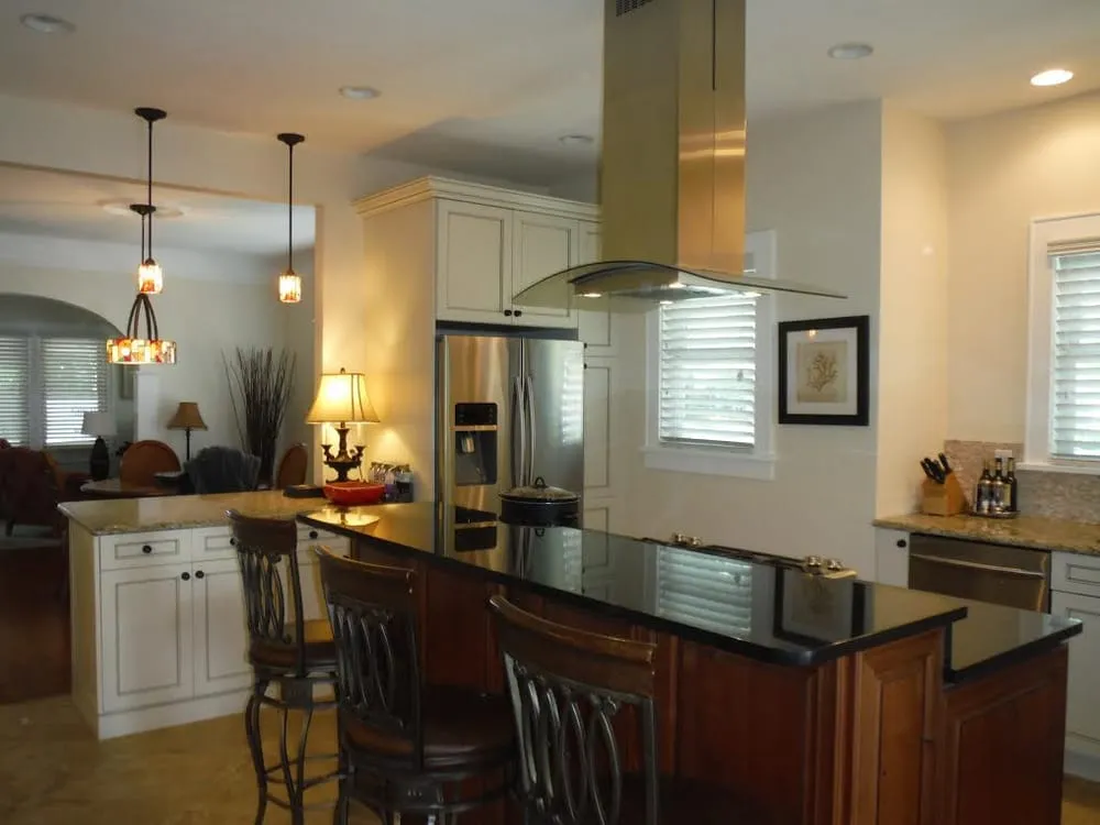 Reliable electrician providing circuit breaker repair in St. Petersburg, FL - Clark Electric