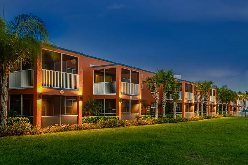 Licensed circuit breaker repair experts serving St. Petersburg, FL - Clark Electric