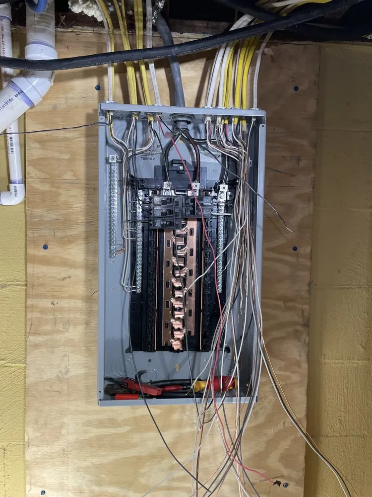 Expert electrician providing circuit breaker repair in ,