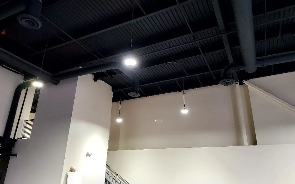 Trusted electrician providing circuit breaker repair in , 