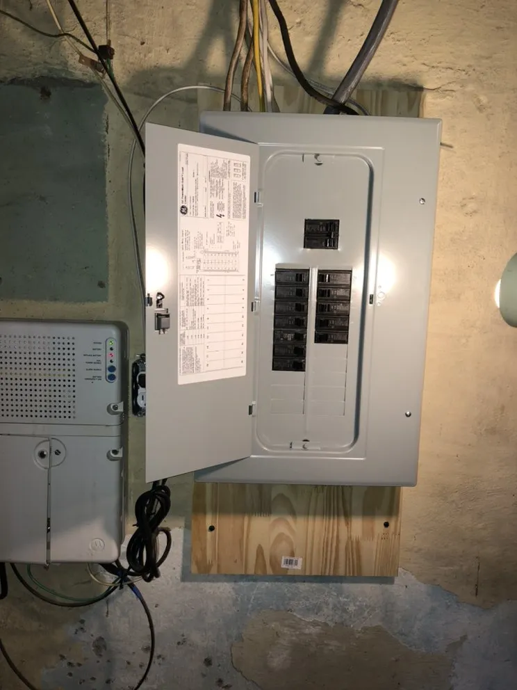 Slide of Cliff The Electrician