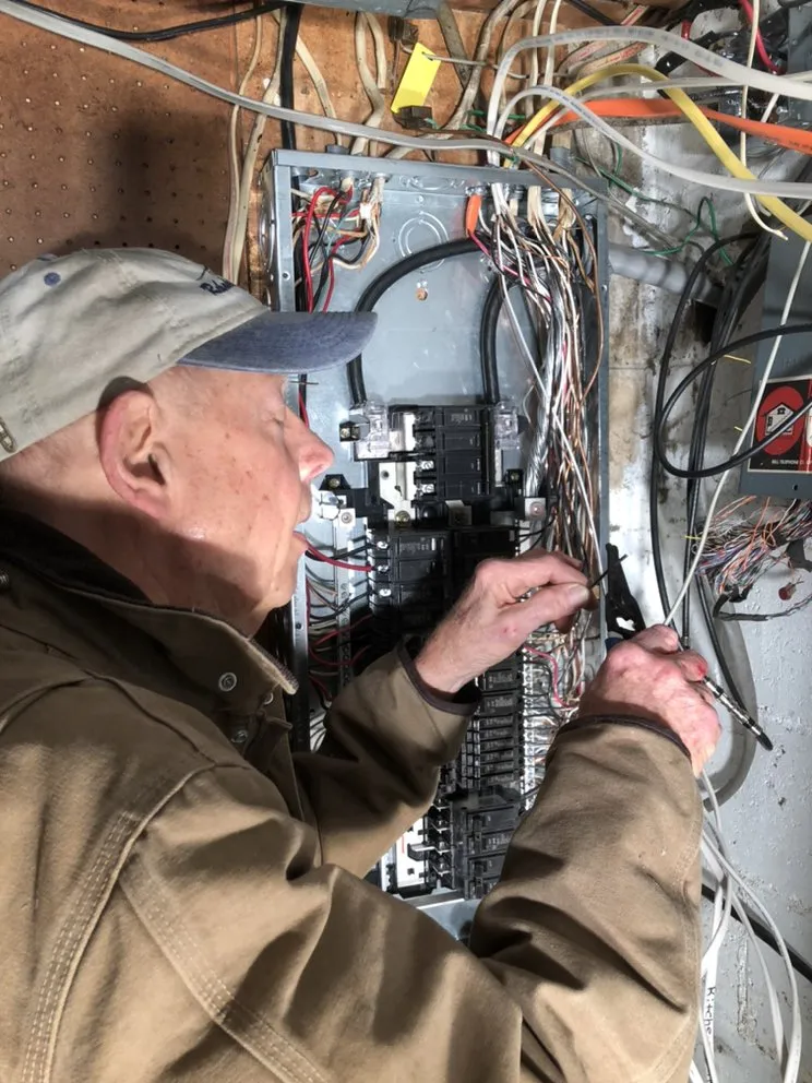 Slide of Cliff The Electrician