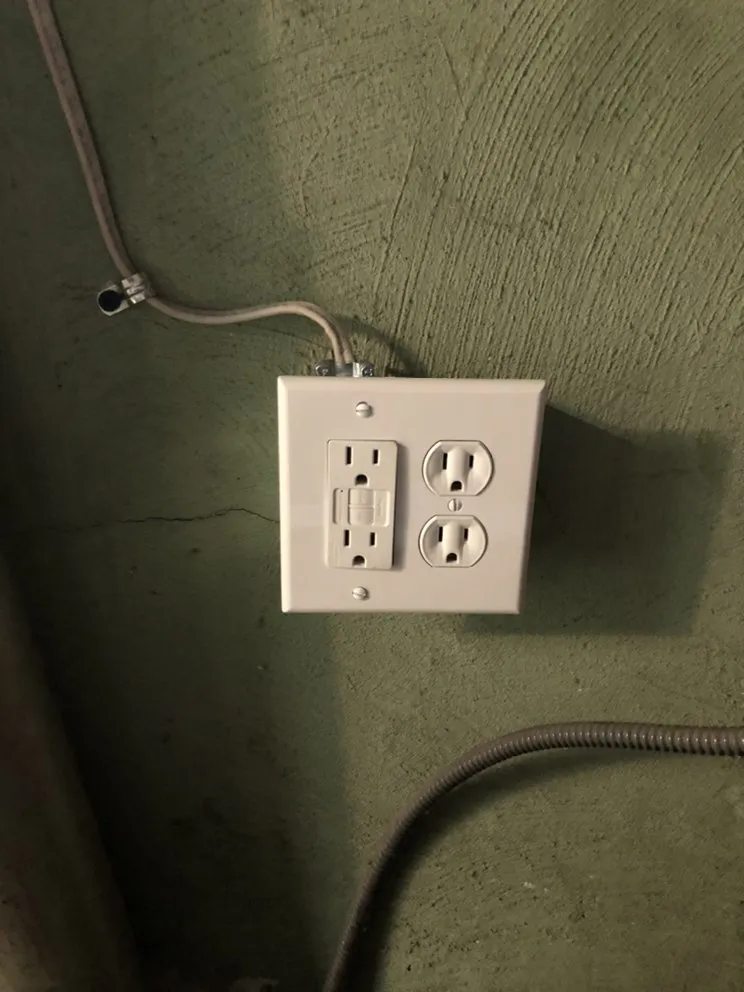 Slide of Cliff The Electrician