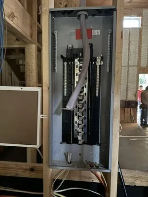 Clint Lonas Electric