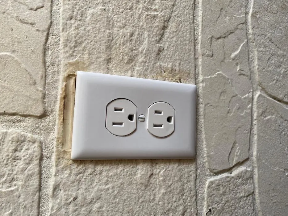 Professional electrical repair service in ,  - Clinton Electric