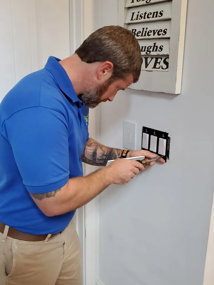 Slide of CMC Service Experts