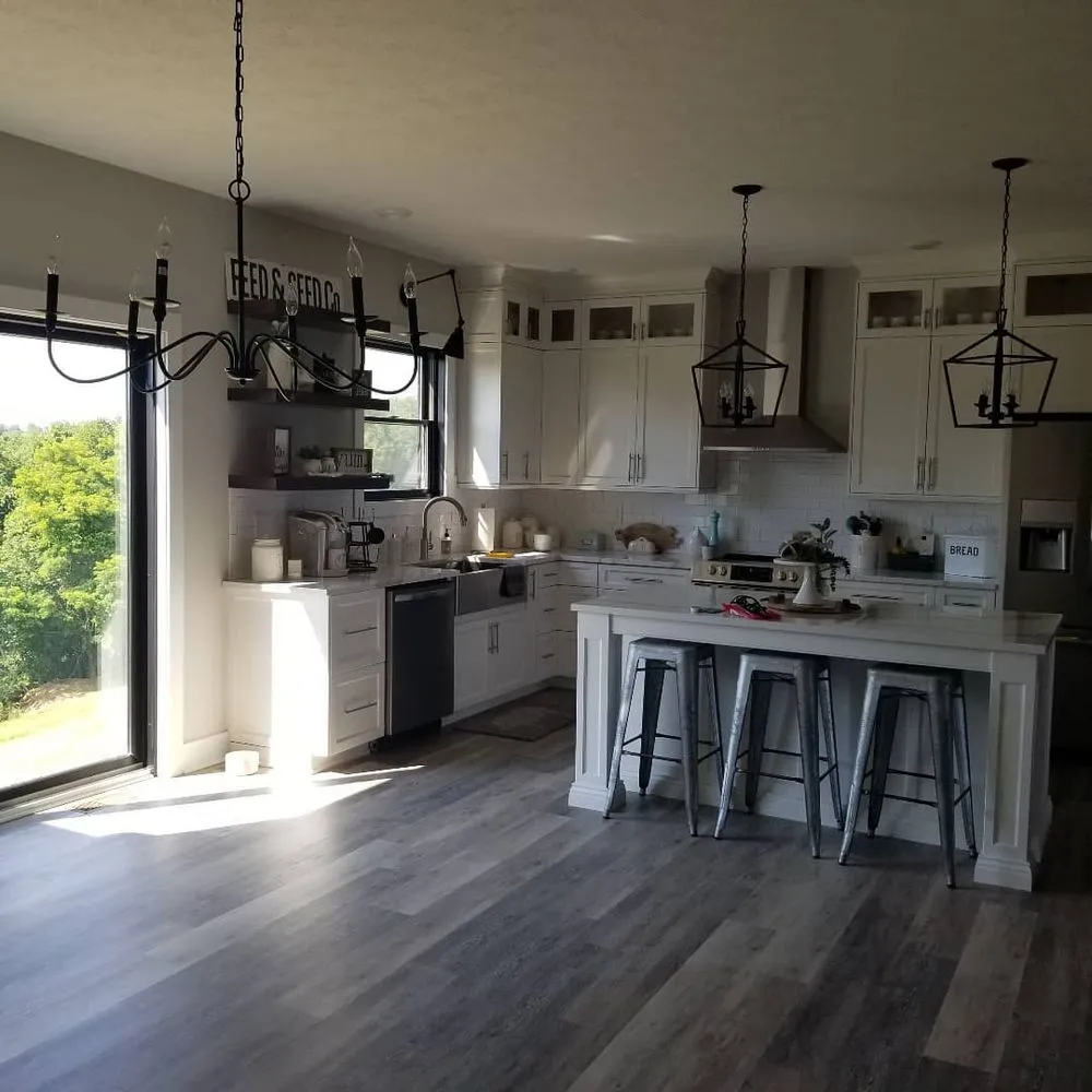 Expert electrician providing circuit breaker repair in St Clairsville, OH - CMT Electric