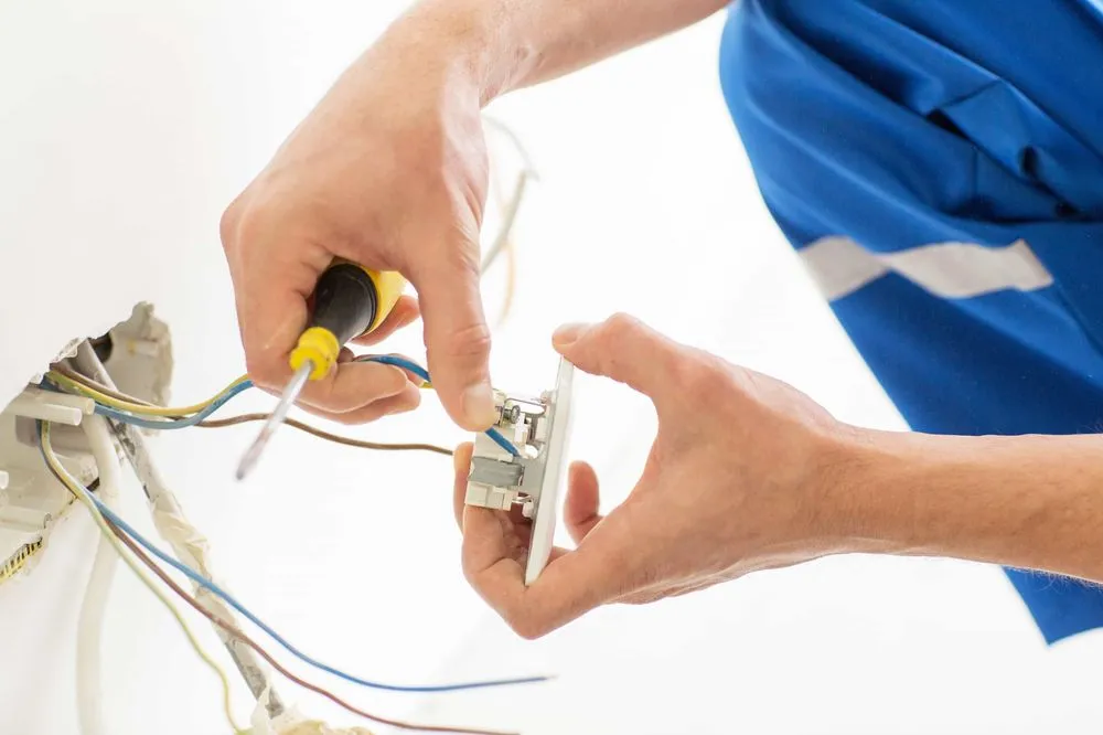 Expert lighting installation experts serving Ponce de Leon, FL - Coastal Renovations of North West Florida