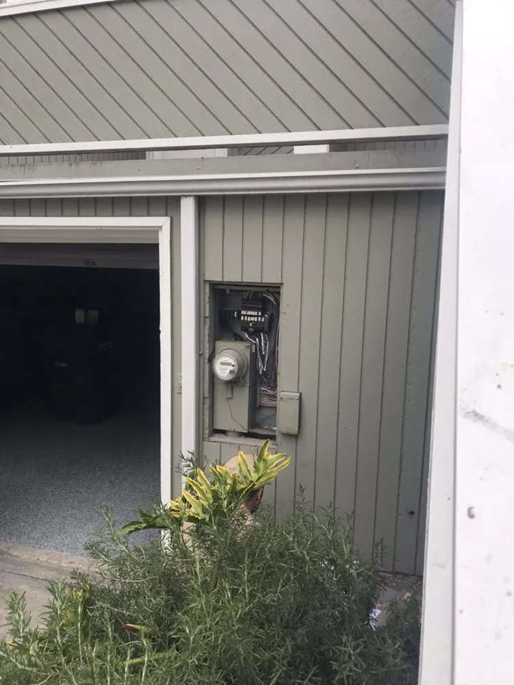 Slide of Coastalmoods Electric