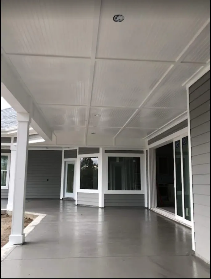 Certified electrician providing electrical repair in , 