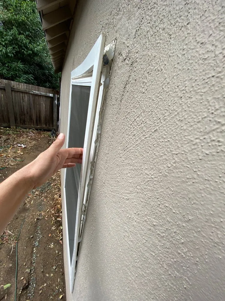 Slide of Coco County Handyman