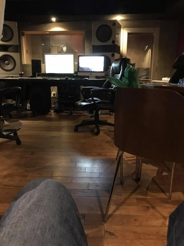 Slide of Collective Cyrcle