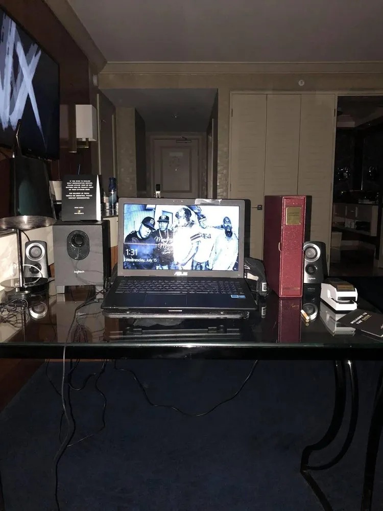 Slide of Collective Cyrcle