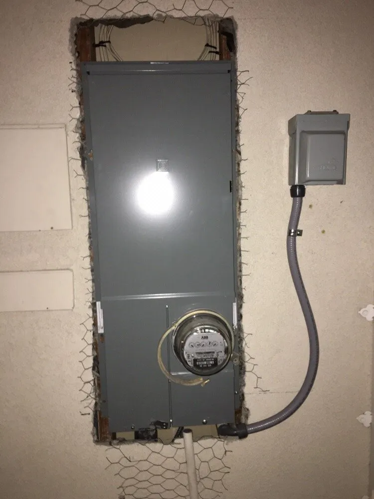 Licensed electrician providing outlet and switch repair in , 