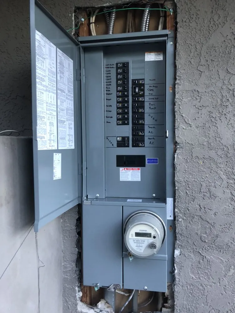 Reliable electrician providing emergency electrical service in , 