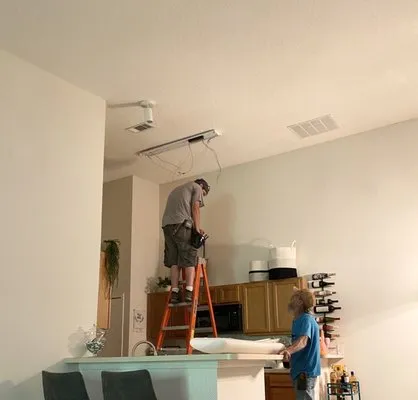 Colonial Electric Logo