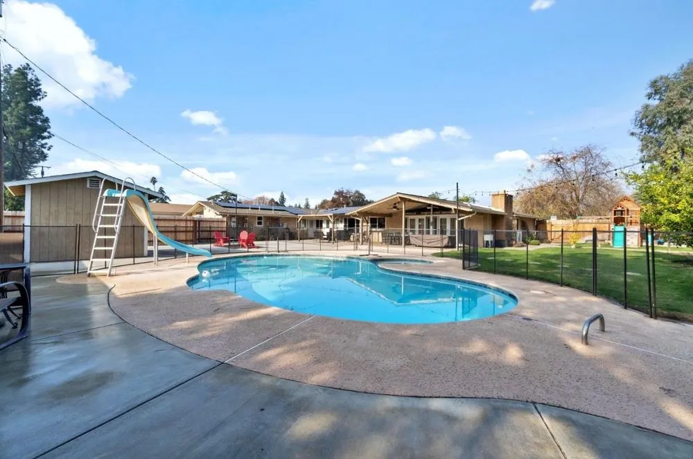 Slide of Colonial Garden