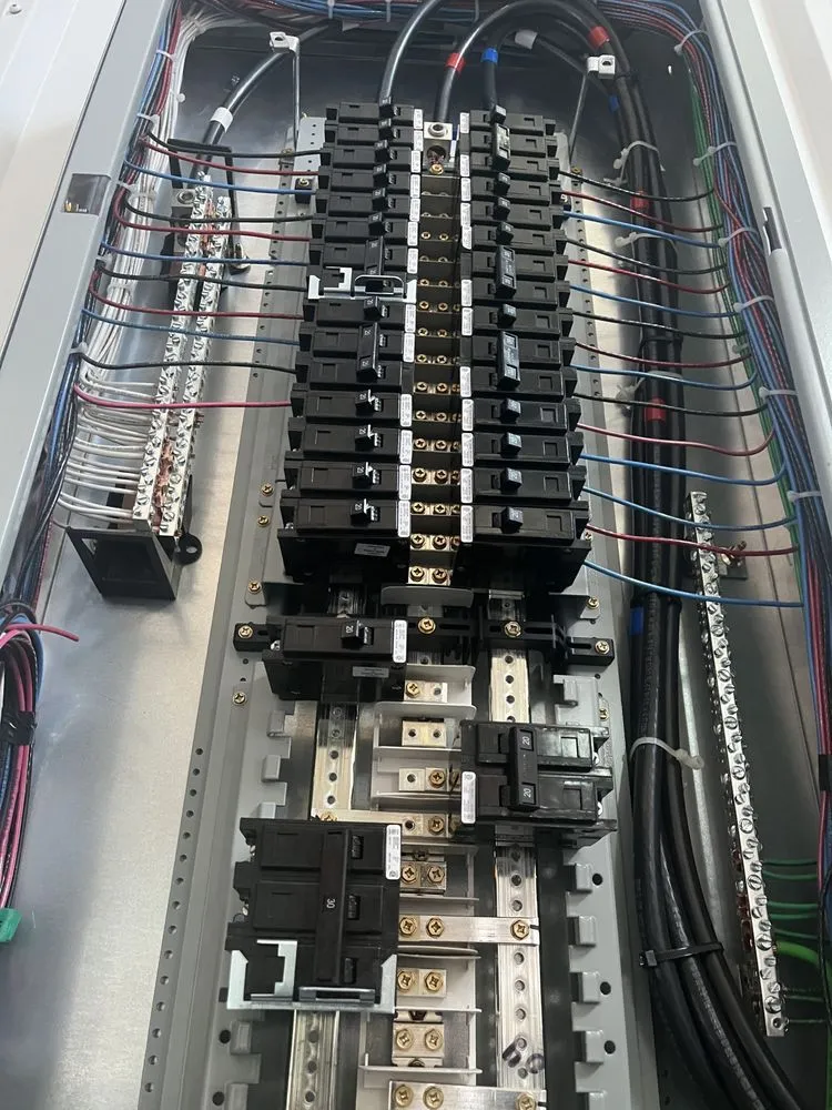 Reliable electrician providing emergency electrical service in , 