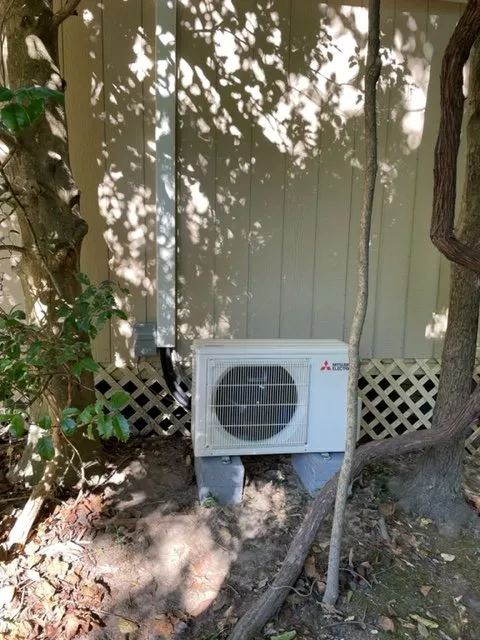 Reliable electrician providing emergency electrical service in , 