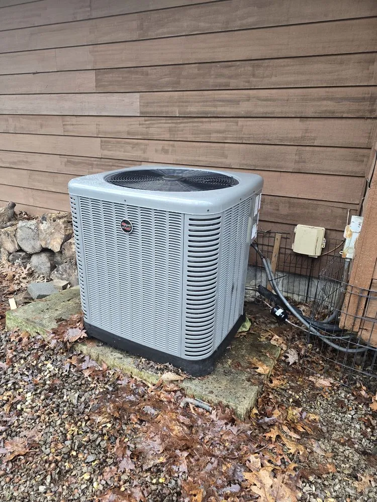 Certified electrician providing circuit breaker repair in Hampton, TN - Comfort Solutions