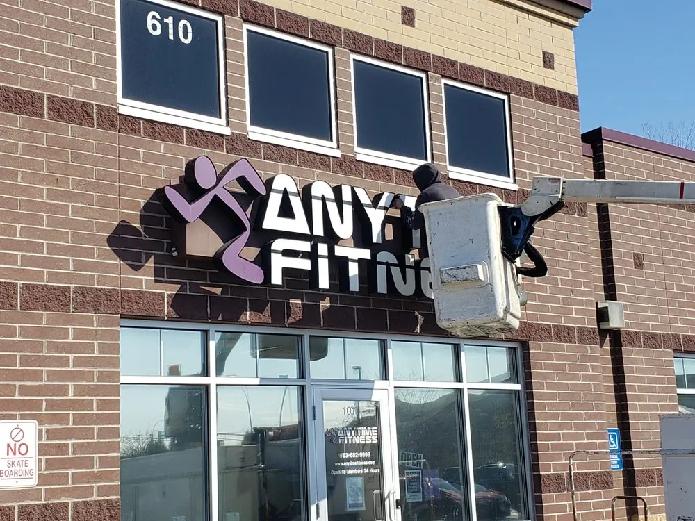 Slide of Commercial Sign and Lighting