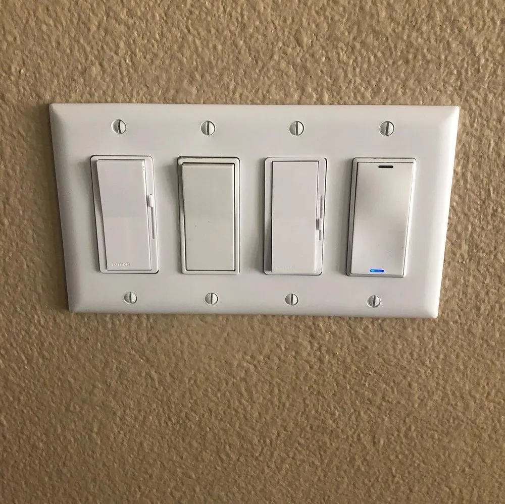 Slide of Como Electrician Service