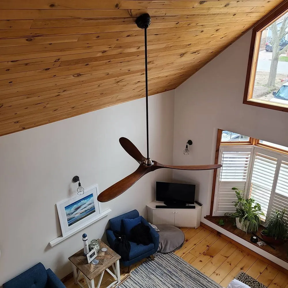 Slide of Como Licensed Electrician